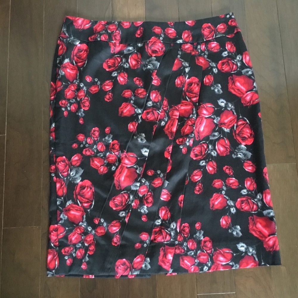 White House Black Market red floral rose skirt 4